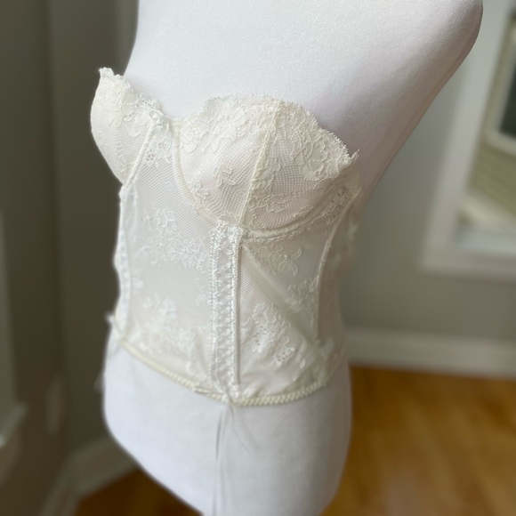 Vintage 90’s Victoria’s Secret Ivory White Lace Corset Bustier Top Size 34B - Picture 4 of 12